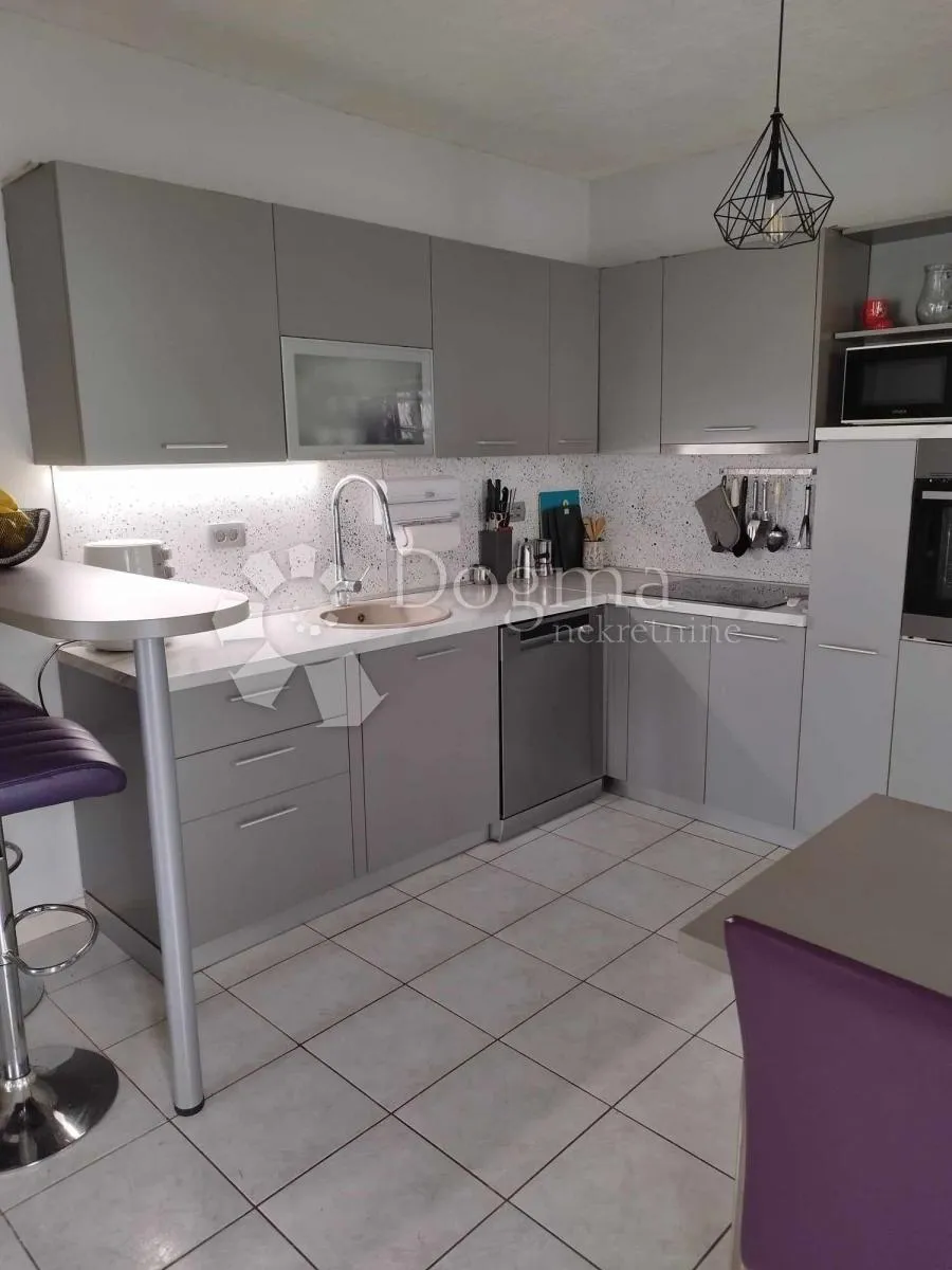 APARTMAN/STAN OMIŠALJ - cover