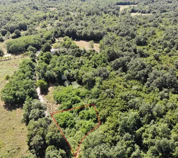 Građevinsko zemljište s dozvolom na TOP lokaciji, Poreč