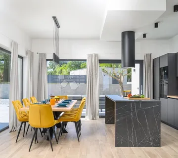 Prekrasna villa s okućnicom od 983m2 i bazenom, mirna lokacija - Režanci, Svetvinčenat