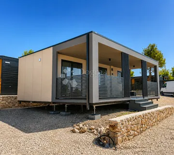 DRAGE – MODERNA DVOSOBNA MOBILNA KUĆICA S TERASOM OD 18 m² - Drage, Pakoštane