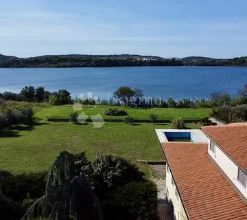 Prvi Red Do Mora, Potpuna Privatnost - Medulin