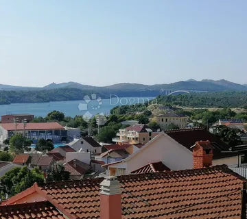 ŠIBENIK, stan u centru sa pogledom na more