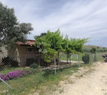 Zemljište s objektom - Pomer - cover