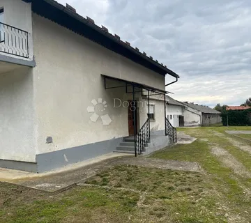 Kuća s gospodarskim zgradama u Gornjem Vratnu - cover