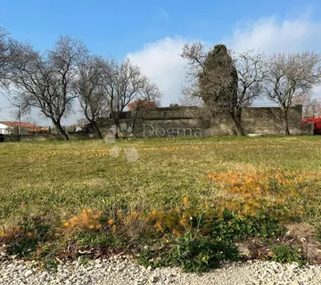 VODNJAN – ravna građevinska parcela praktičnog oblika