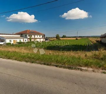 GRAĐEVINSKO ZEMLJIŠTE NOVOSELEC - 1830 m² - Novoselec, Križ