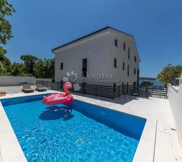 LUKSUZNA novogradnja Crikvenica 30m od mora - cover