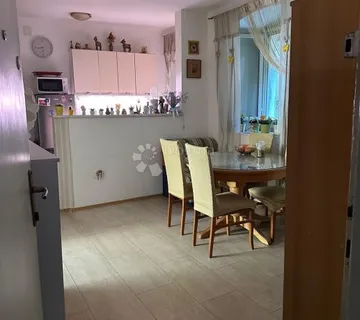 Dvosoban stan u centru grada - cover