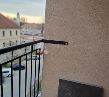 Glina - stan u centru!!! - cover