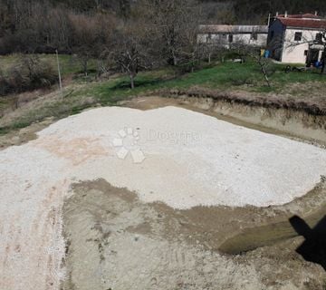 Pazin okolica, zemljište s dozvolom za gradnju! - cover