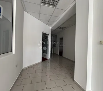 Uredski PP, 324 m2, prizemlje, atraktivna poslovna lokacija - Rijeka
