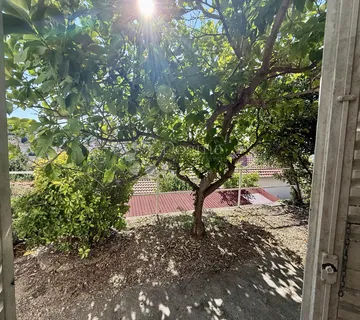 Prodaje se apartman u centru Malog Lošinja - cover