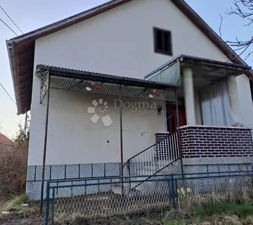 11ha, bunar, besplatni vodovod... - Majur