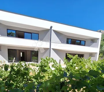 Novogradnja Sa 4 Apartmana - Baška