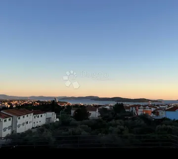 Vodice, vila sa bazenom