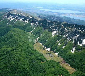 POLJOPRIVREDNO ZEMLJIŠTE PARK PRIRODE VELEBIT 5230 m2 - Brušane, Gospić
