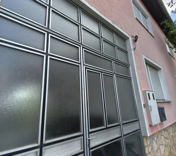 Obiteljska katnica s dvorištem u Donjem gradu - Osijek
