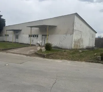 Dugoročni najam poslovnog prostora / hale - Kninsko Polje, Knin