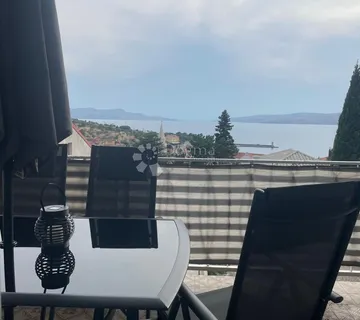 Senj, kuća s dva stana i okućnicom. - cover