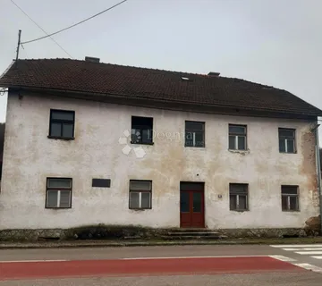 Kuća za adaptaciju u Drežnici sa 8 stanova - cover