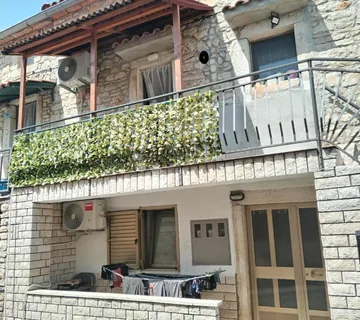POREČ (okolica) - Kamena kuća sa 2 stana