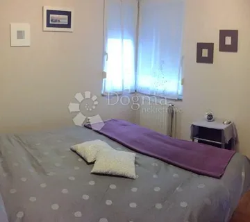 DUGAVE - NAJAM , IZVRSTAN STAN SA GARAŽOM - cover
