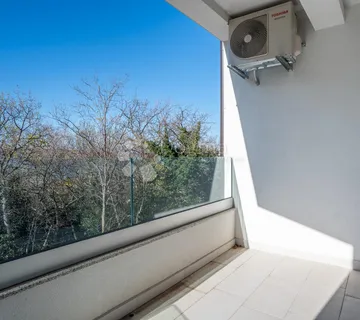 Apartman u blizini plaže - cover