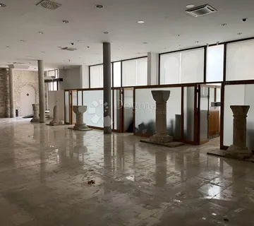 ATRAKTIVAN poslovni prostor! NAJAM! - Zadar