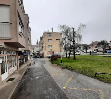 Sunčan 2-soban stan s lođom - 55,5 m2 - centar Sesveta - cover