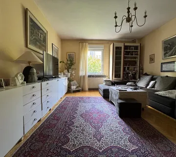 DVOETAŽNI STAN NA KVATRIĆU - cover