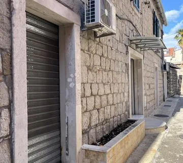 Atraktivan poslovni prostor u centru Splita - cover