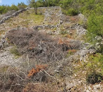 Građevinsko zemljište u Jadranovu - 300m od mora - cover