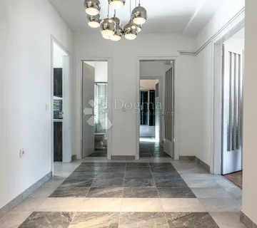 RIJEKA CENTAR ADAPTIRAN 3S+DB I GARAŽA - cover