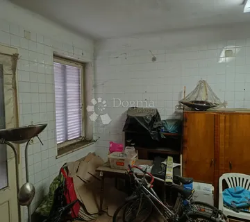 Osijek, centar – Kuća s poslovnim prostorom i 2 dodatna stana - TOP prilika! - cover