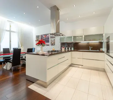 LUKSUZ I UDOBNOST – STAN U CENTRU VARAŽDINA - cover