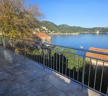 KUĆA NA MLJETU - cover