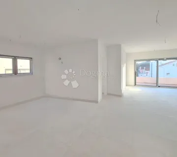 ROVINJ - Dvoetažni stan sa pogledom na more - cover