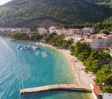 DRVENIK - Trosoban stan blizu mora S4 - cover