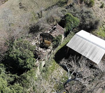Draguć, kamena kuća za adaptaciju s 17.000 m2!! - cover