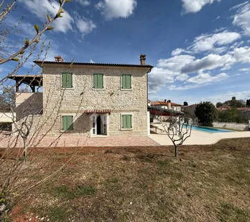 Kamena vila s infinity bazenom, konobom i panoramskim pogledom na prirodu - cover