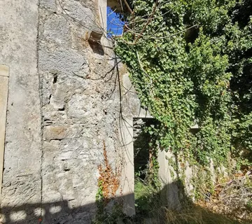KAMENA autentična KUĆA ZA RENOVACIJU, BLATO CENTAR, otok Korčula - cover