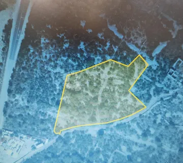 VODICE - građevinsko zemljište na atraktivnoj lokaciji