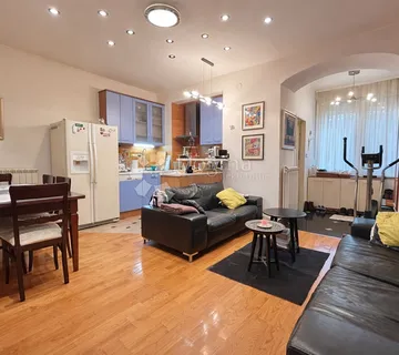 Donji grad – 3-sobni stan 77 m², prizemlje - Zagreb
