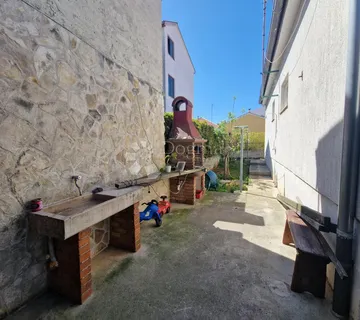 ARBANASI - OBITELJSKA KUĆA - cover