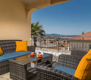 SAMO U DOGMI!! Apartman 125m2 sa pogledom na more - cover