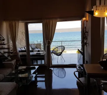 Otok Pašman, 1. Red Do Mora – Dvojna Kuća S Dva Apartmana I Direktnim Izlazom Na Plažu - Dobropoljana, Pašman