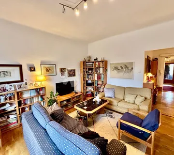 Stan na Trgu Petra Krešimira IV – 2 balkona - cover