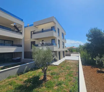 Prodaje Se Luksuzni Penthouse Privlaka S9