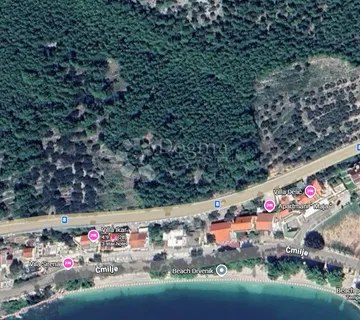 Zemljište uz magistralu s pogledom na more - Drvenik, Gradac