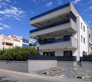 Diklo, Zadar - Luksuzni prizemni stan s vrtom blizu mora - 115m2